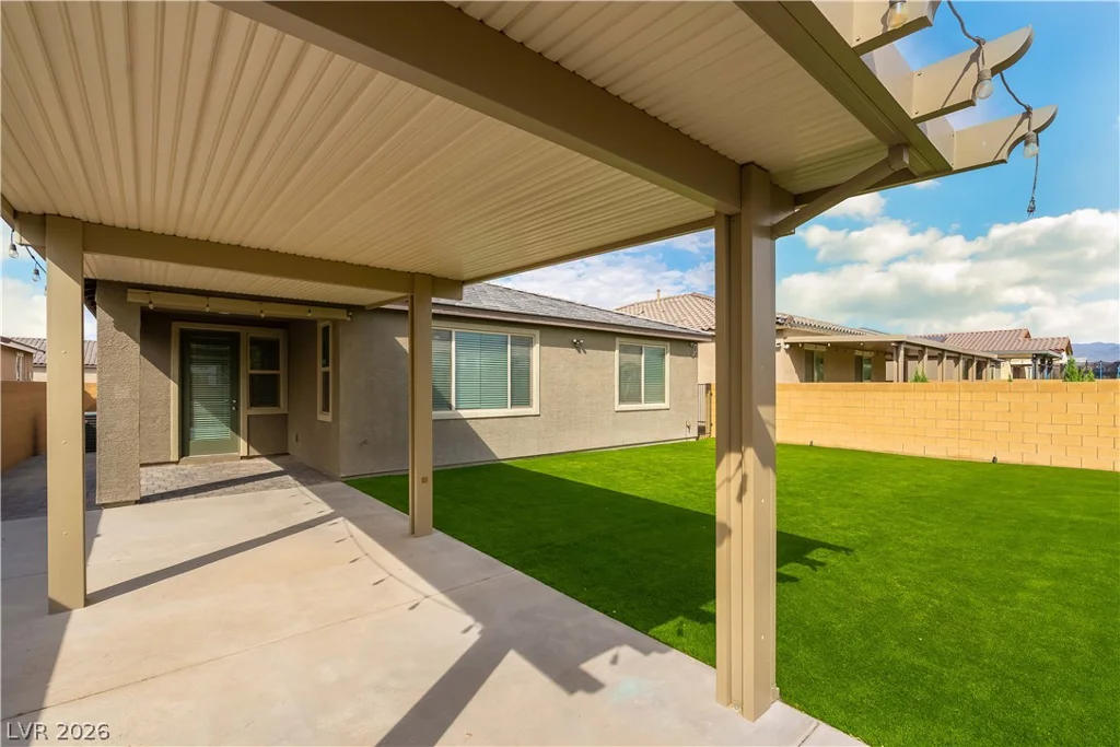 6008 Bugsy, North Las Vegas, NV 89081