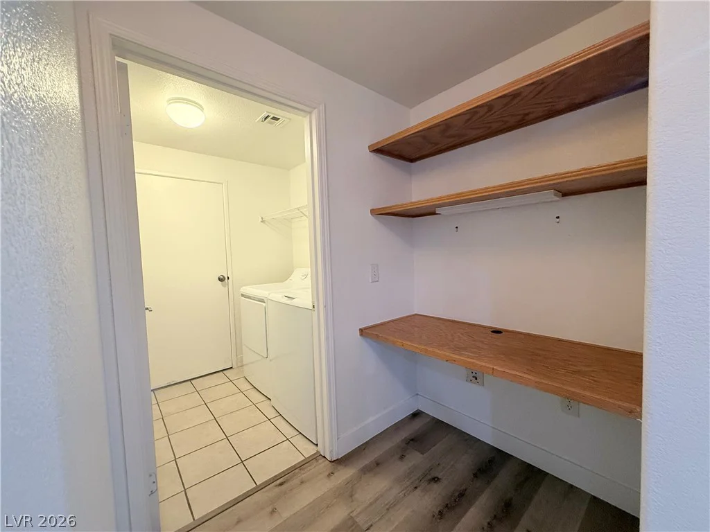 9975 Peace, Las Vegas, NV 89147