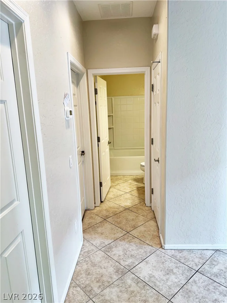 6101 Saddle Horse, Las Vegas, NV 89122