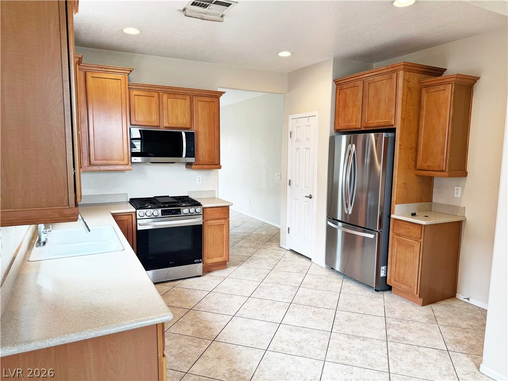 6101 Saddle Horse, Las Vegas, NV 89122