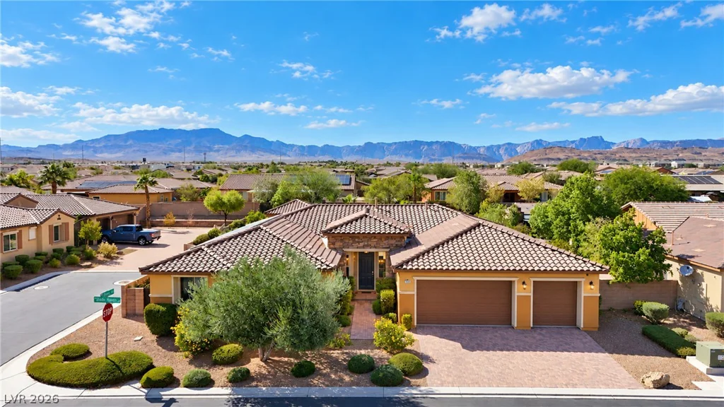 8945 Arcadia Heights, Las Vegas, NV 89113