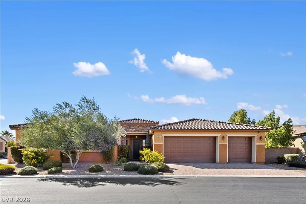 8945 Arcadia Heights, Las Vegas, NV 89113