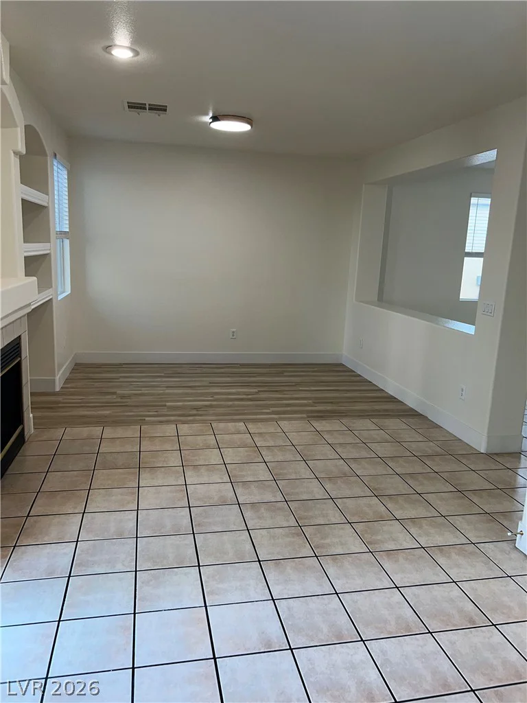 8240 Heather Rock, Las Vegas, NV 89117