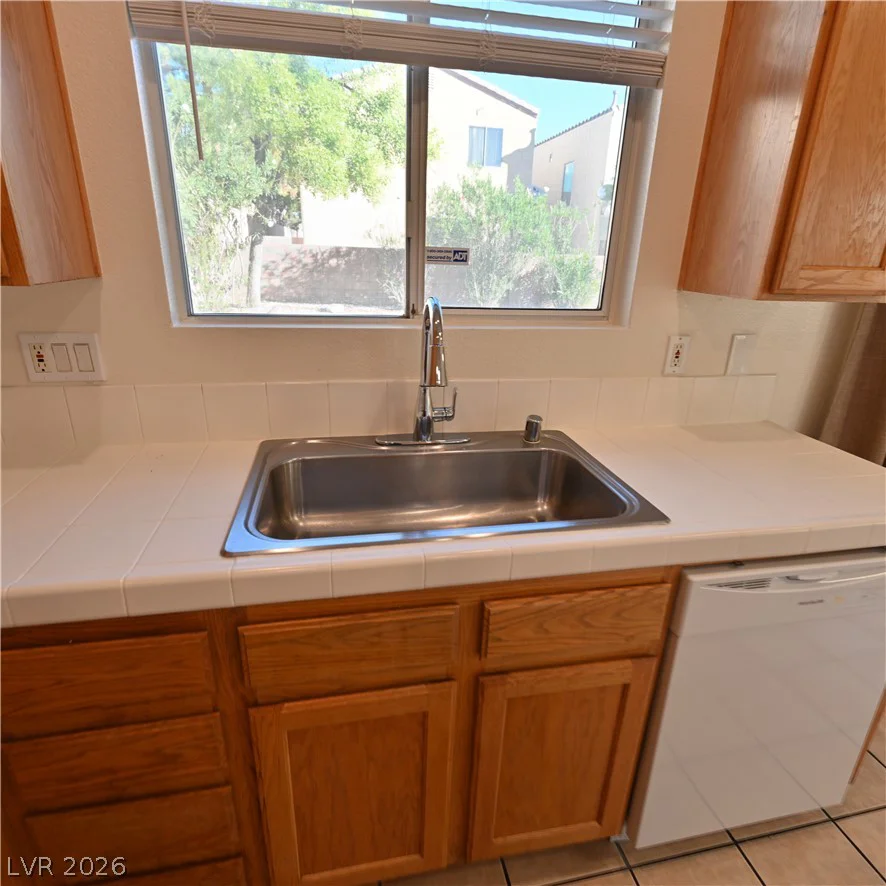8240 Heather Rock, Las Vegas, NV 89117