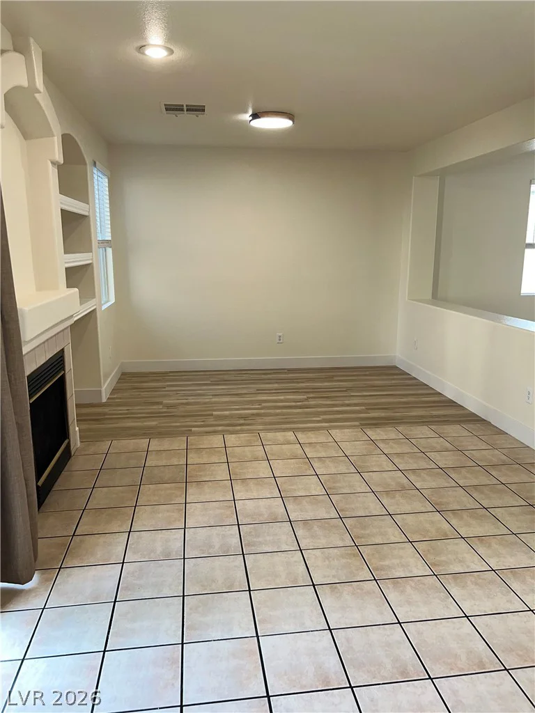 8240 Heather Rock, Las Vegas, NV 89117