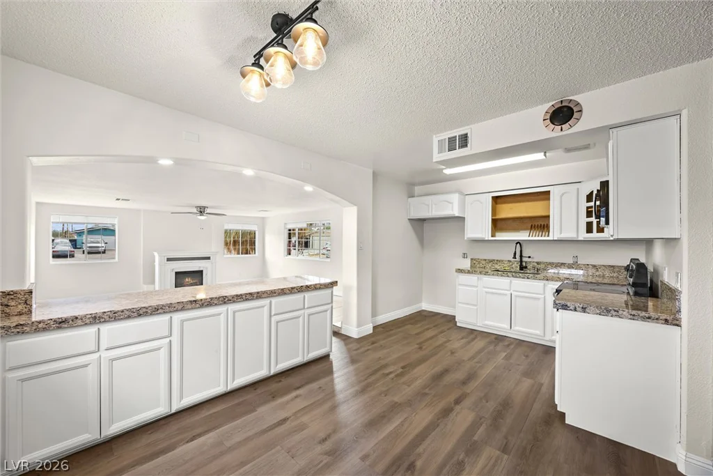 4122 Parkwood, Las Vegas, NV 89121