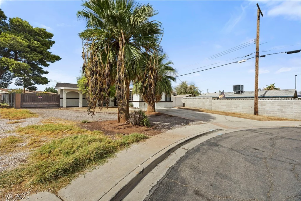 4122 Parkwood, Las Vegas, NV 89121