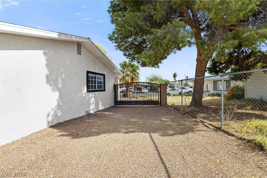 4122 Parkwood, Las Vegas, NV 89121