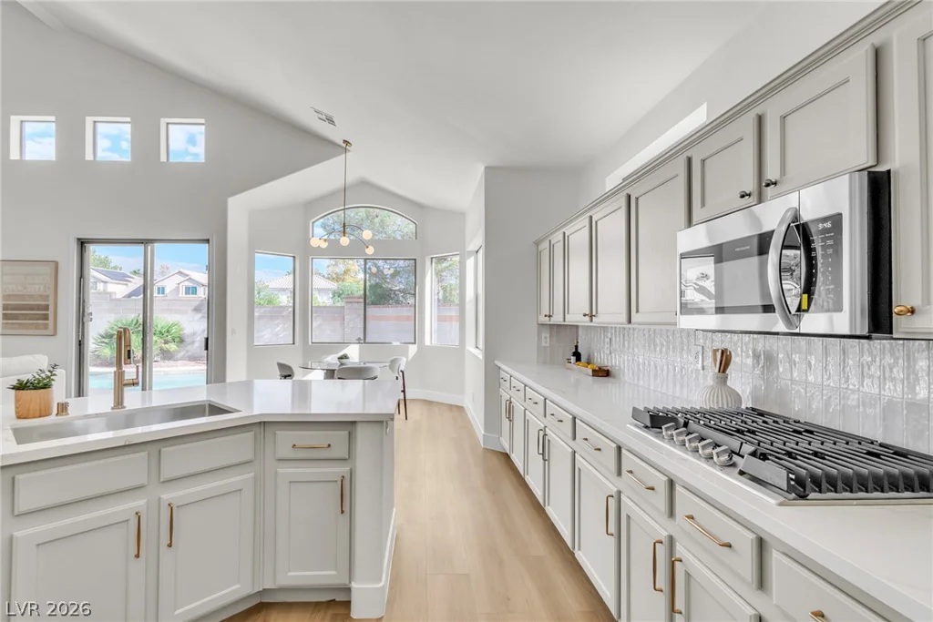 10332 Falls Church, Las Vegas, NV 89144