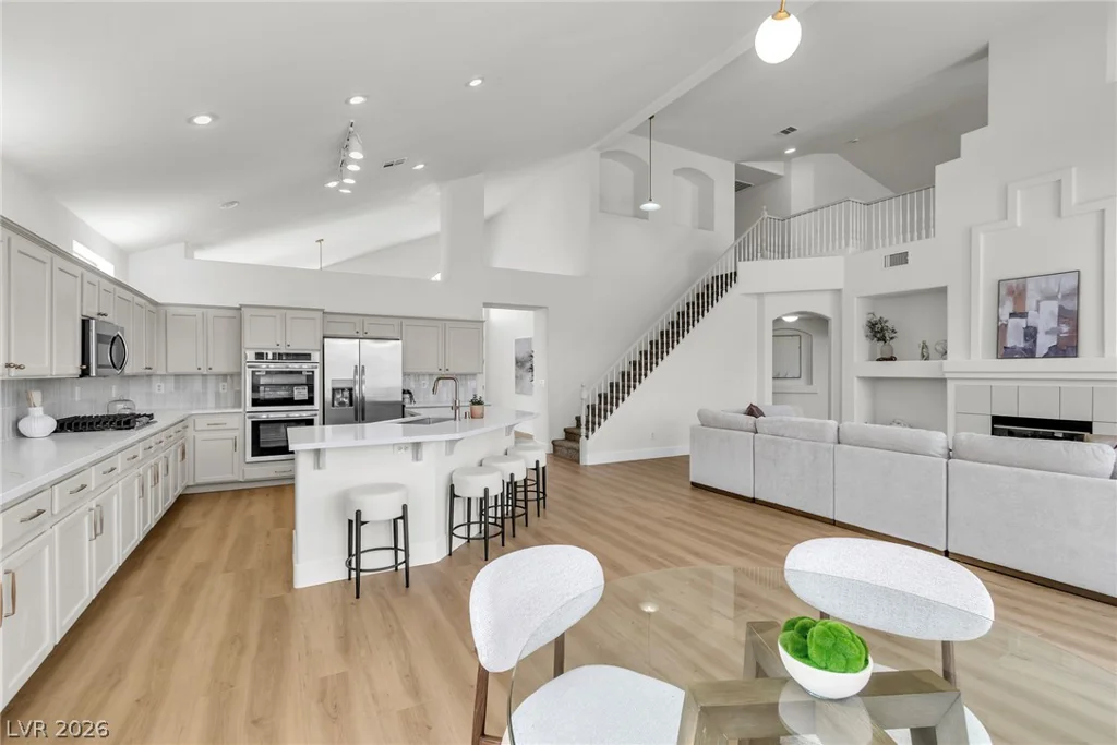 10332 Falls Church, Las Vegas, NV 89144