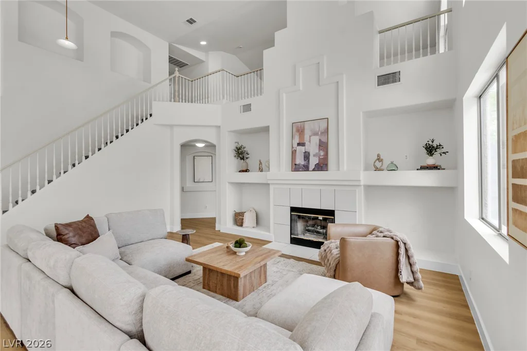 10332 Falls Church, Las Vegas, NV 89144