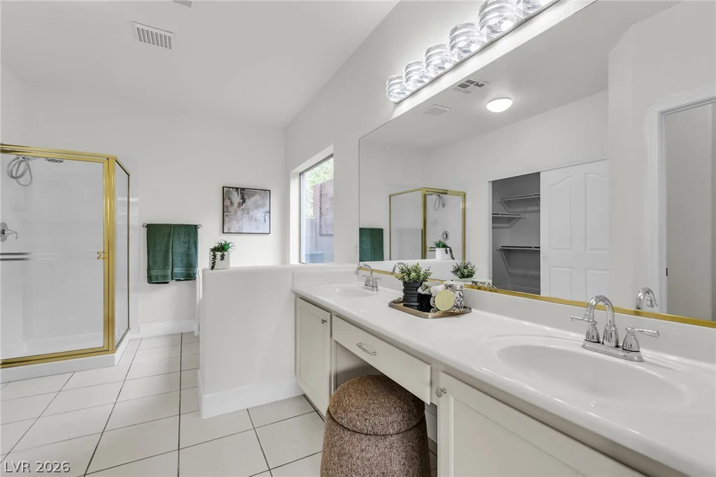 10332 Falls Church, Las Vegas, NV 89144