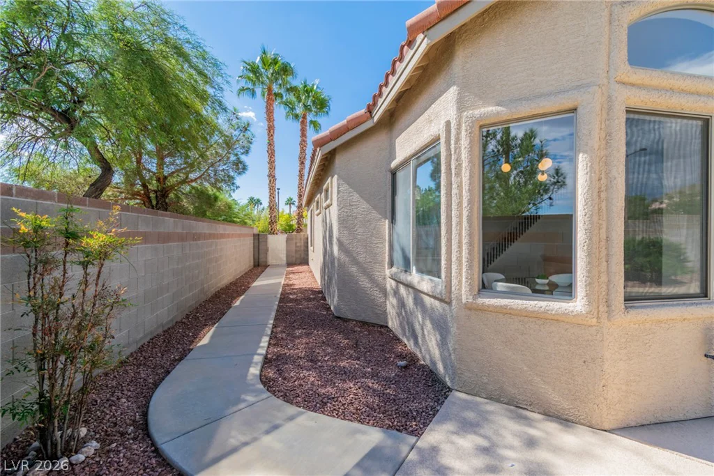 10332 Falls Church, Las Vegas, NV 89144