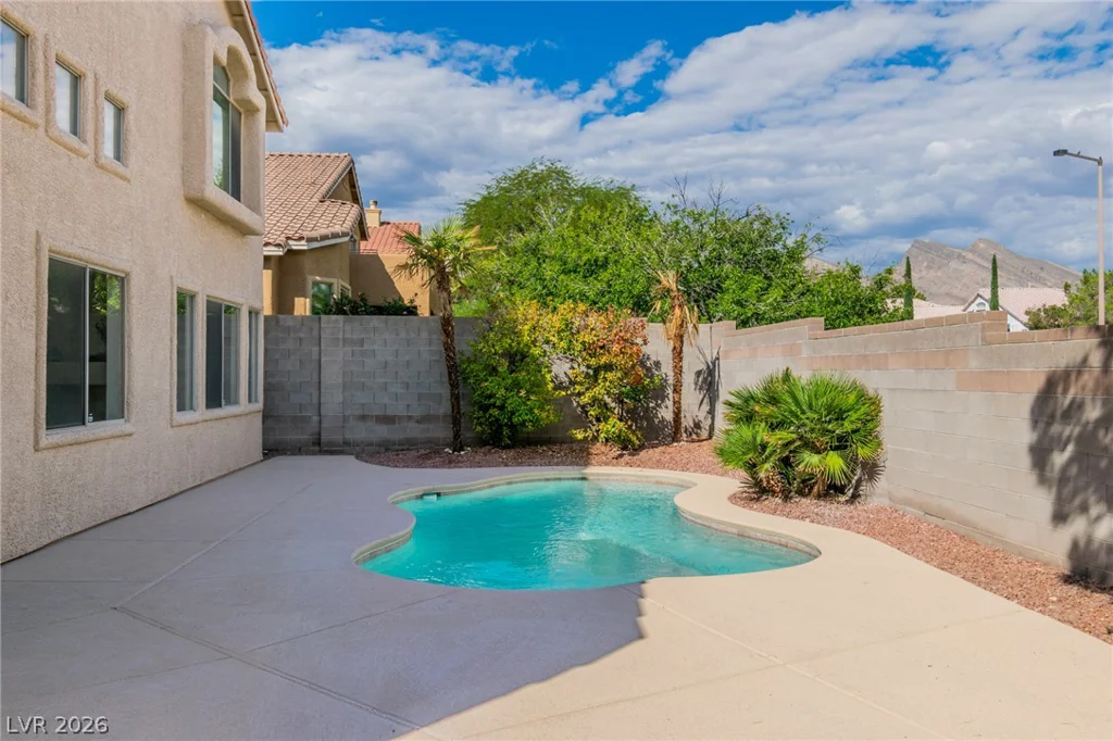 10332 Falls Church, Las Vegas, NV 89144