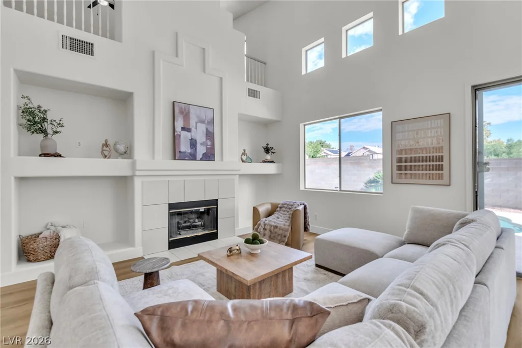 10332 Falls Church, Las Vegas, NV 89144
