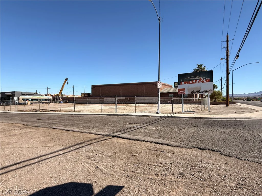 6101 Boulder, Las Vegas, NV 89122