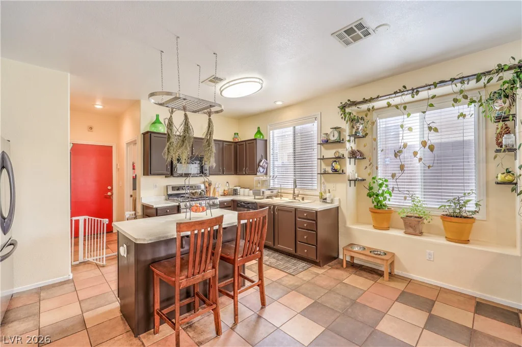 8900 Crooked Shell, Las Vegas, NV 89143