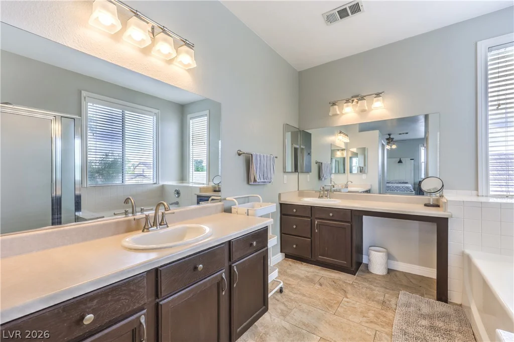 8900 Crooked Shell, Las Vegas, NV 89143