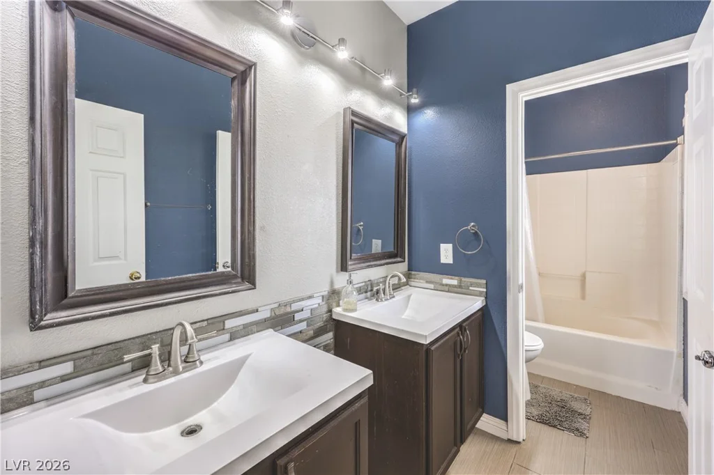 8900 Crooked Shell, Las Vegas, NV 89143