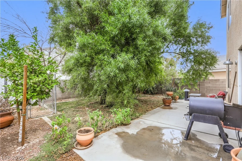 8900 Crooked Shell, Las Vegas, NV 89143