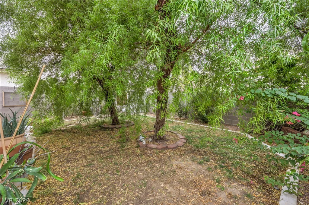 8900 Crooked Shell, Las Vegas, NV 89143