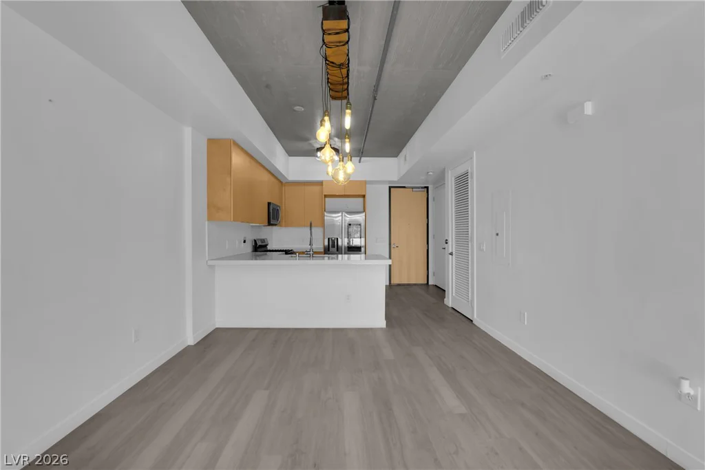 353 Bonneville, Las Vegas, NV 89101