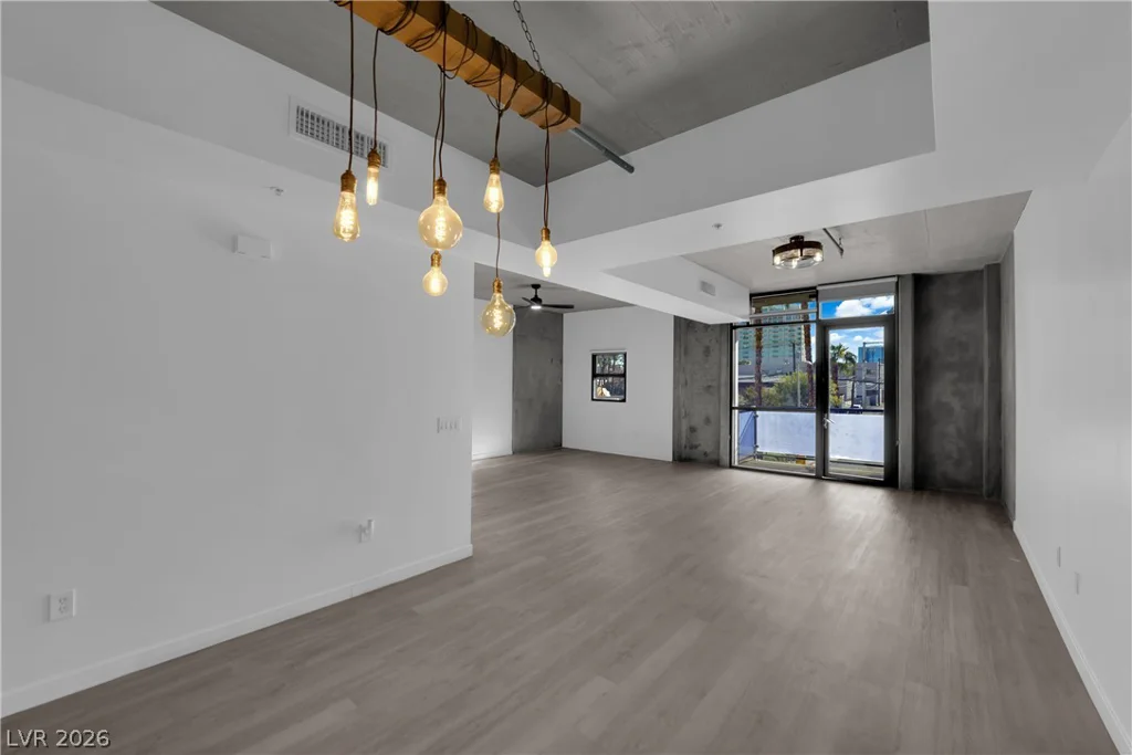 353 Bonneville, Las Vegas, NV 89101