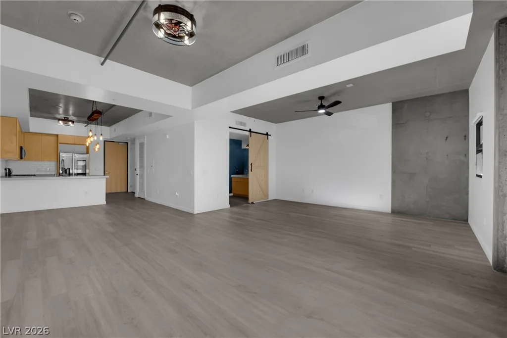 353 Bonneville, Las Vegas, NV 89101