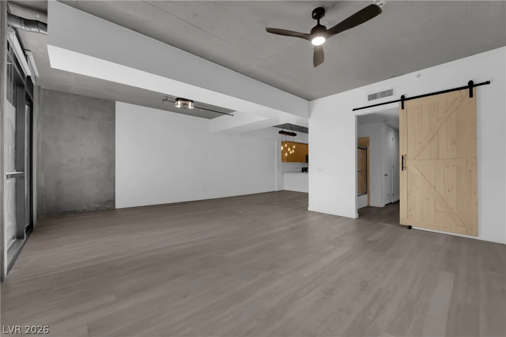 353 Bonneville, Las Vegas, NV 89101