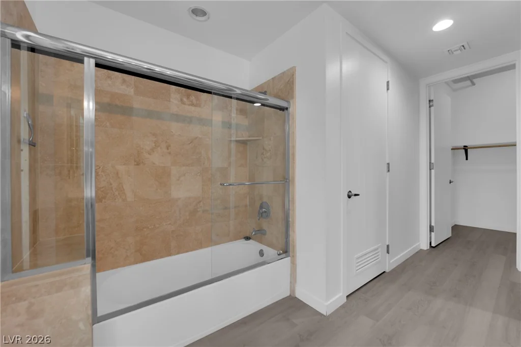 353 Bonneville, Las Vegas, NV 89101