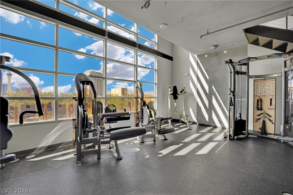 353 Bonneville, Las Vegas, NV 89101