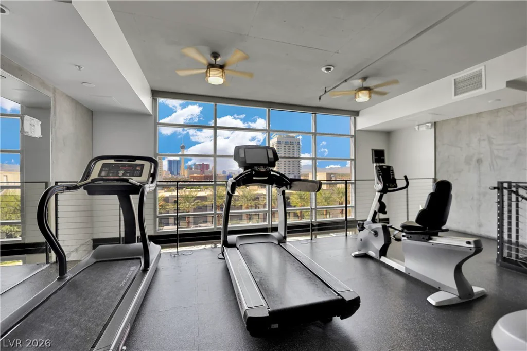 353 Bonneville, Las Vegas, NV 89101