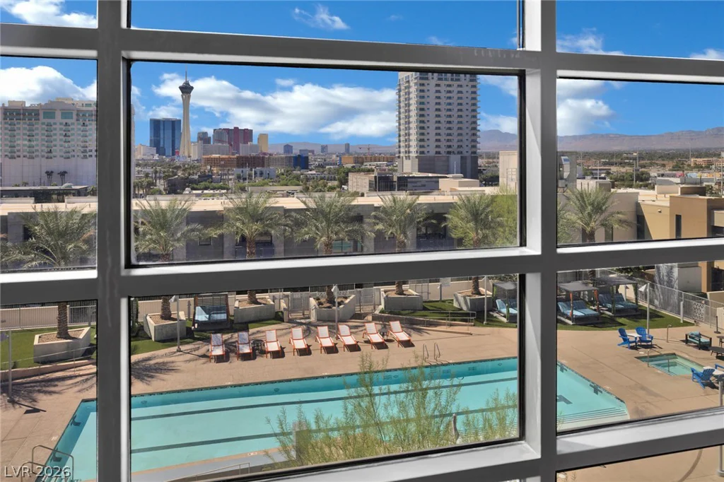 353 Bonneville, Las Vegas, NV 89101