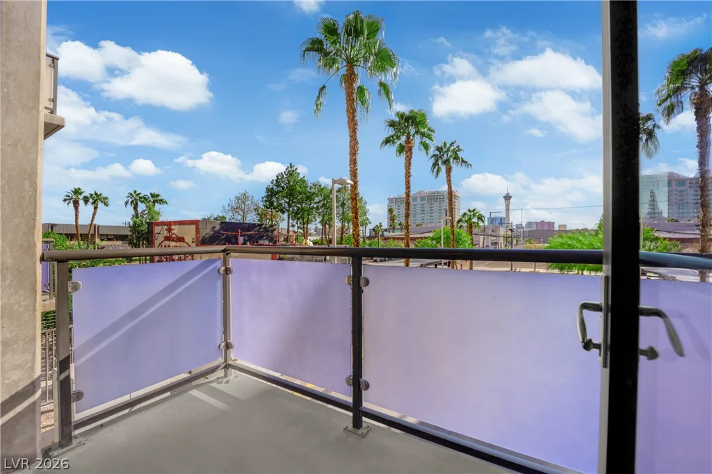 353 Bonneville, Las Vegas, NV 89101