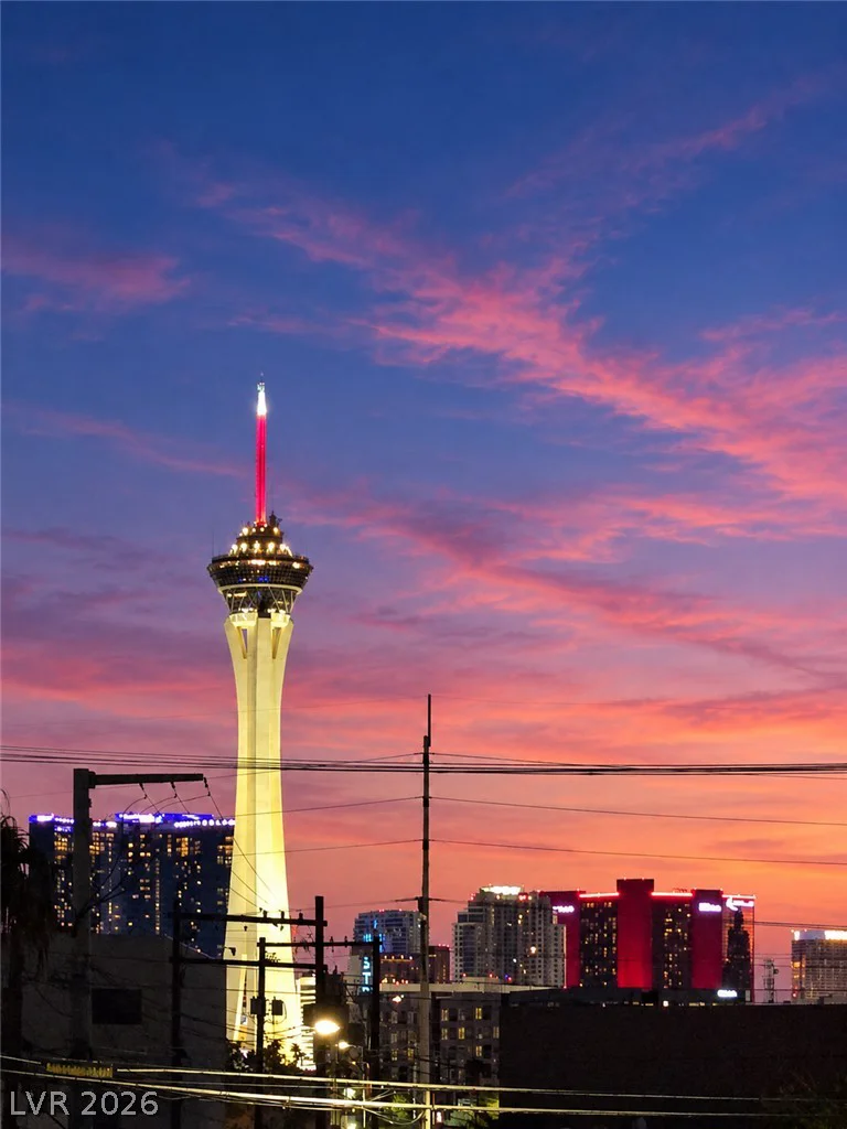 353 Bonneville, Las Vegas, NV 89101