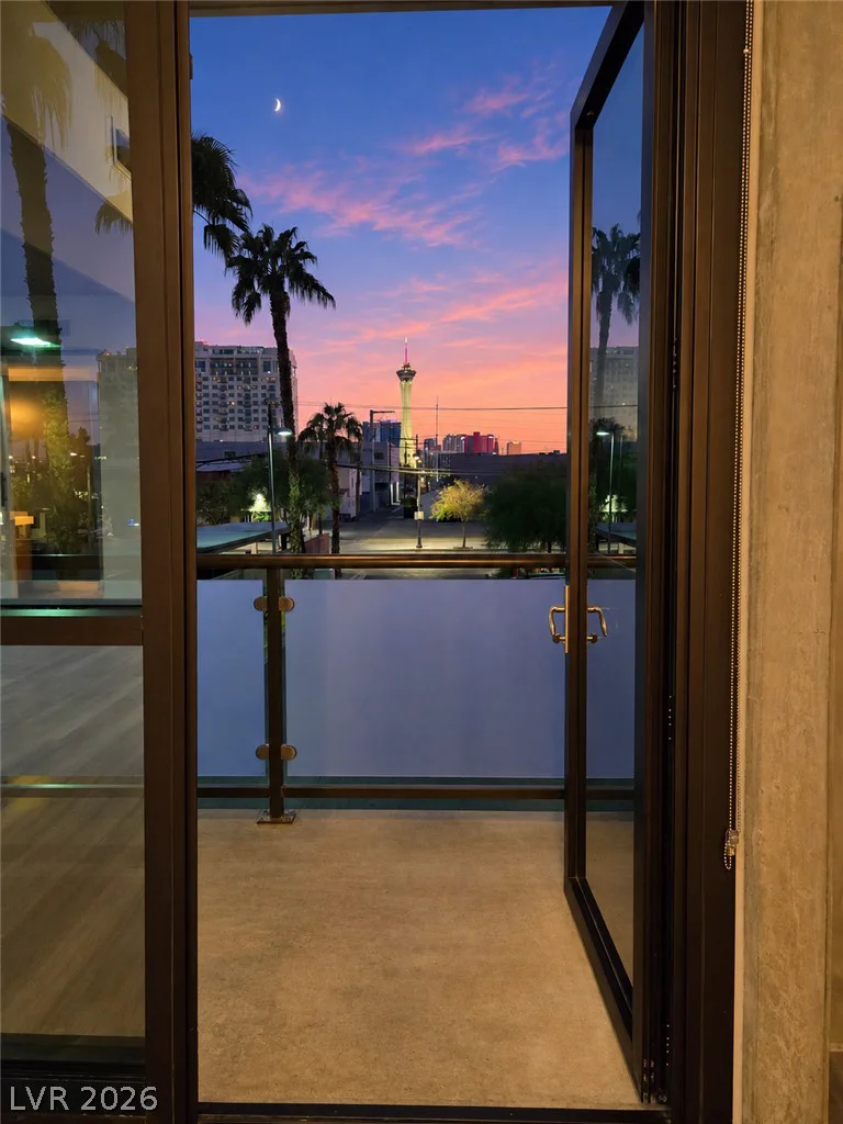 353 Bonneville, Las Vegas, NV 89101