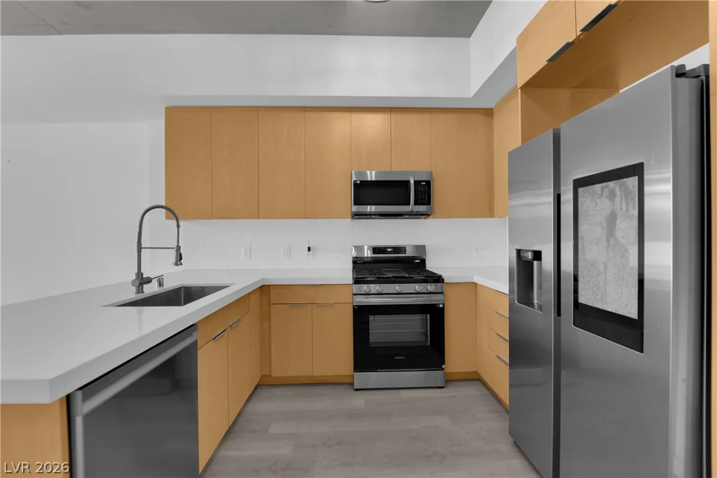 353 Bonneville, Las Vegas, NV 89101