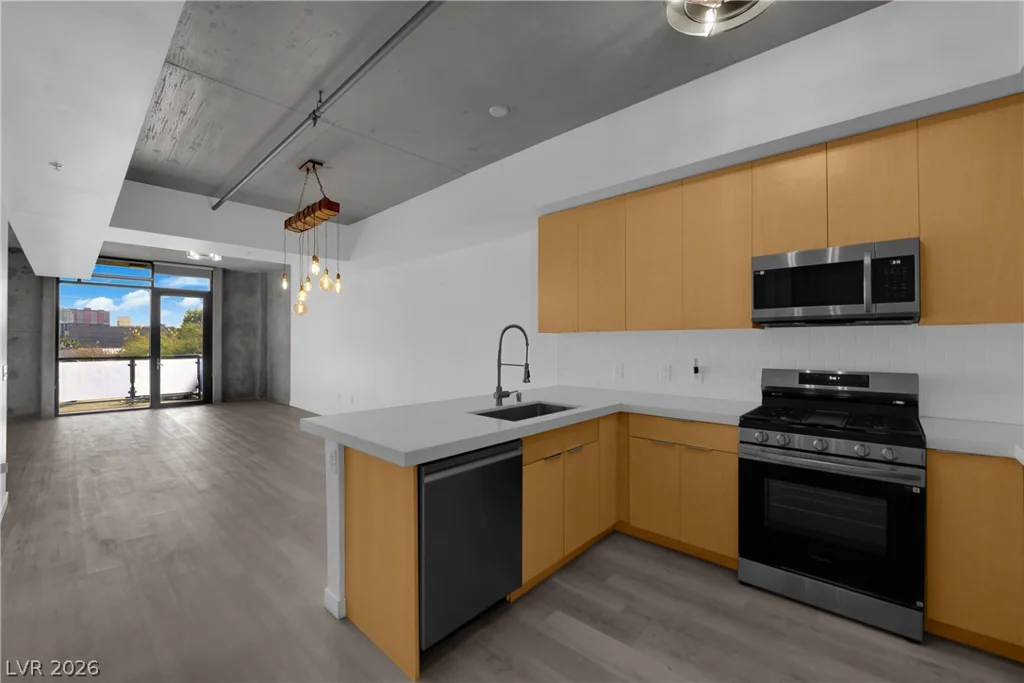 353 Bonneville, Las Vegas, NV 89101
