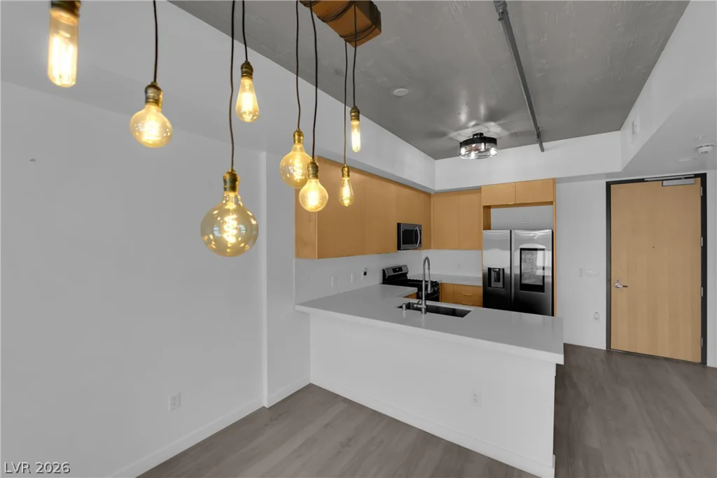 353 Bonneville, Las Vegas, NV 89101