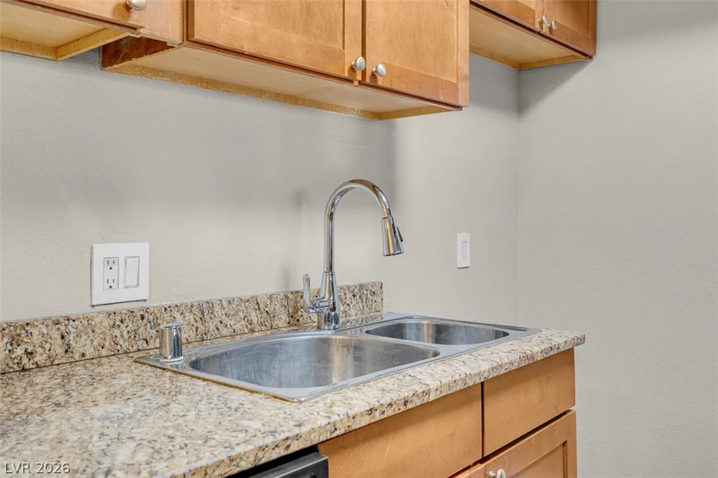 4200 Valley View, Las Vegas, NV 89103