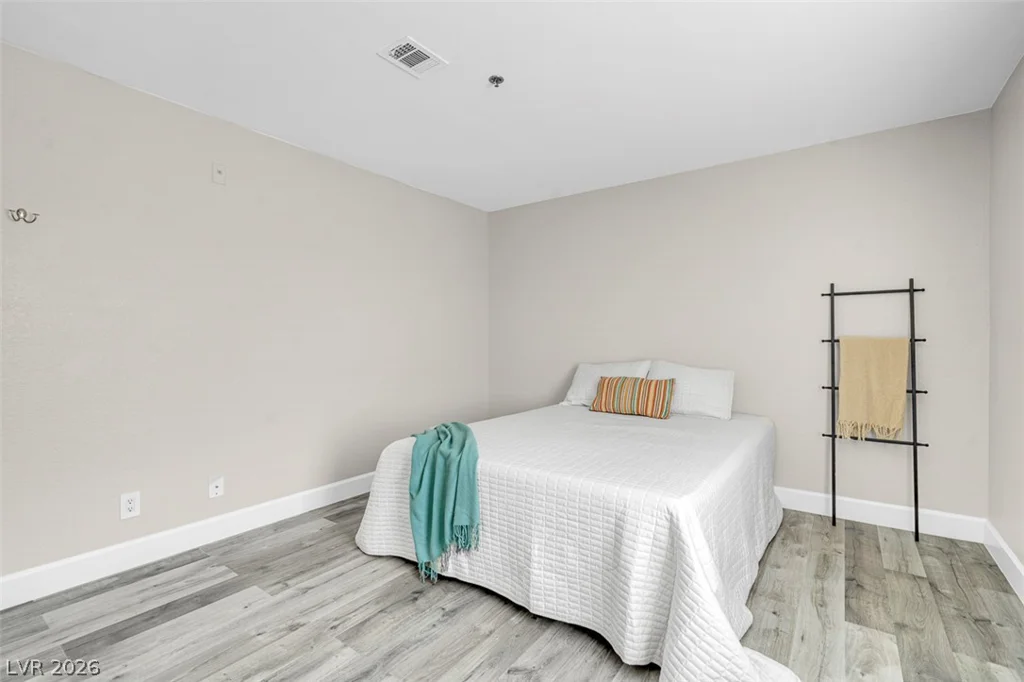4200 Valley View, Las Vegas, NV 89103