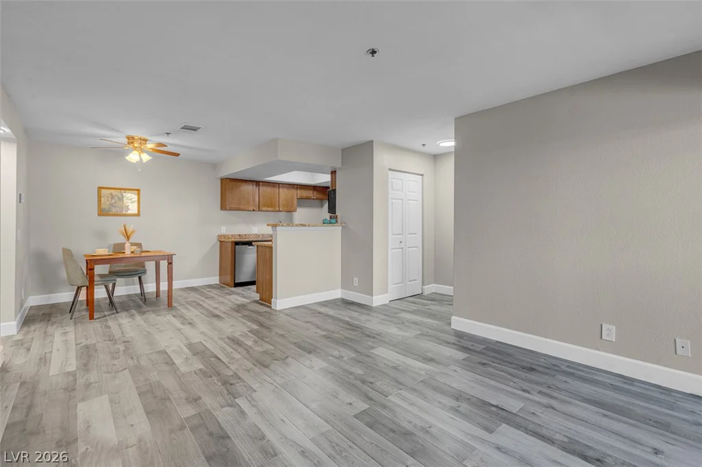 4200 Valley View, Las Vegas, NV 89103