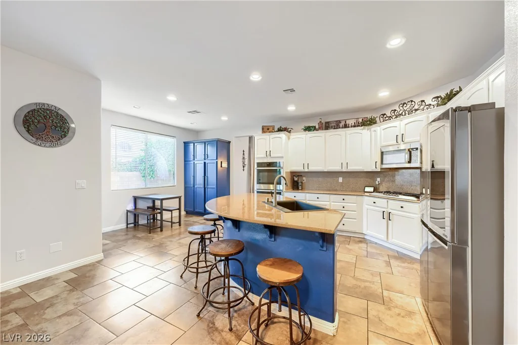 9037 Wolf Dancer, Las Vegas, NV 89143