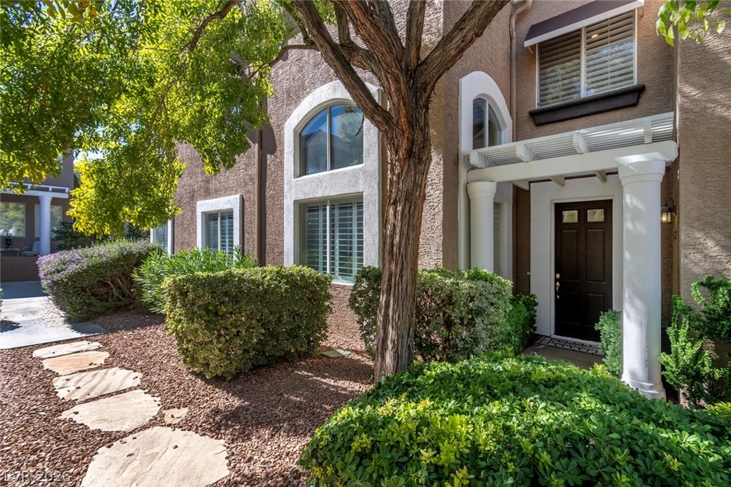 9425 San Laguna, Las Vegas, NV 89134