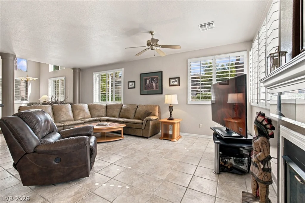 9425 San Laguna, Las Vegas, NV 89134
