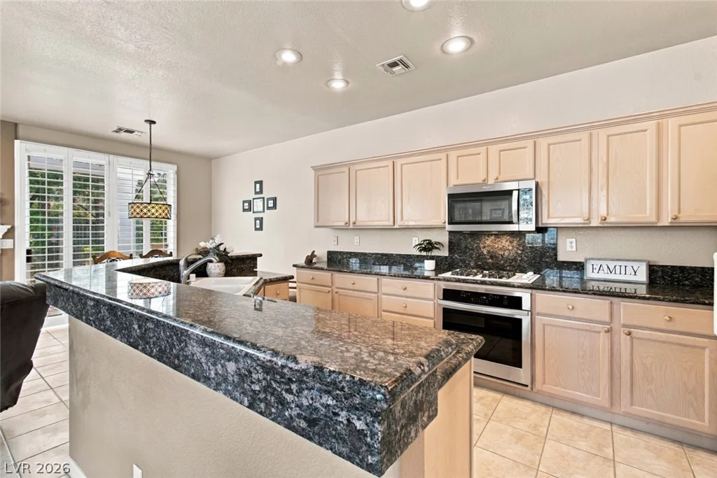 9425 San Laguna, Las Vegas, NV 89134