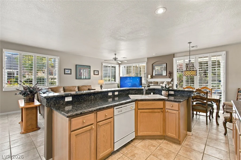 9425 San Laguna, Las Vegas, NV 89134