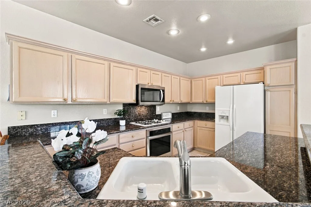 9425 San Laguna, Las Vegas, NV 89134
