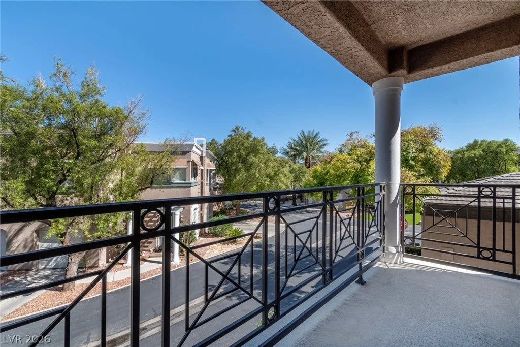 9425 San Laguna, Las Vegas, NV 89134