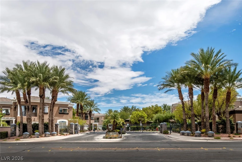 9425 San Laguna, Las Vegas, NV 89134